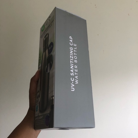 UV-C sanitizing water bottle. 17oz - Picture 2 of 5